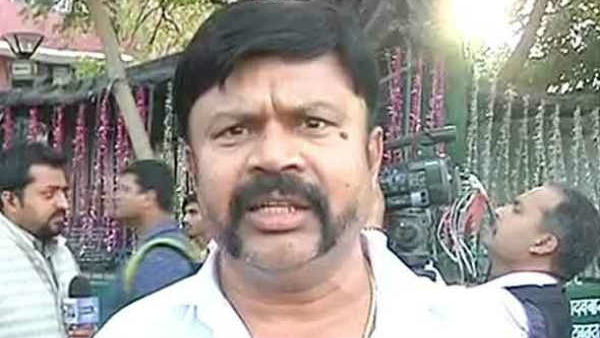 பொதுக்குழுவுக்கு அதிகாரம் கட்சி விதி திருத்தம்