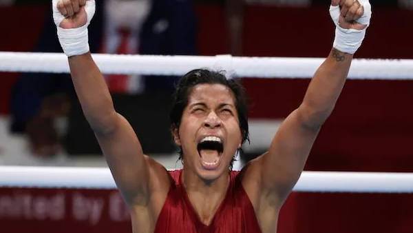 டோக்கியோ ஒலிம்பிக் போட்டியில் குத்துச் சண்டையில் இந்திய வீரர் லோவினா போர்கோஹைனிற்கு வெண்கலம்