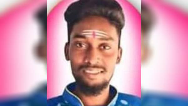 ட்விடிட்டரில் ட்ரெண்டான #JusticeForManikandan