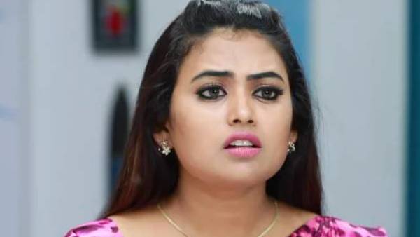 சின்னத்திரையின் நீலாம்பரி