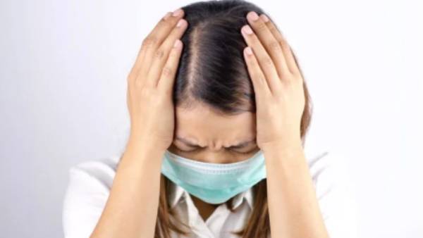 ஓமிக்ரான் அறிகுறிகள்: காய்ச்சல் வராது... தலைவலி உடல்சோர்வுதான் ஏற்படுமாம் - நிபுணர்கள் கருத்து 