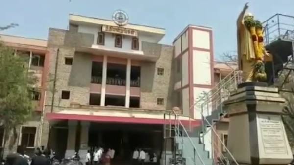 அரசு வழக்கறிஞர் மாற்றம்