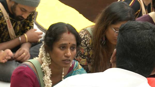 விஜய் டிவி செய்வதை கணவரிடம் போட்டுக் கொடுத்த தாமரை...வச்சி செய்யும் நெட்டிசன்கள் 