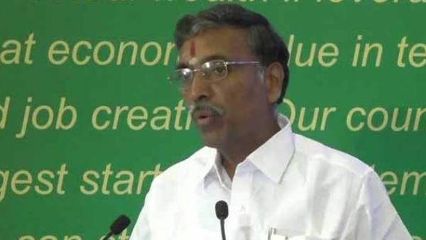 நகை , பணம் பறிமுதல்