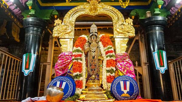 பக்தர்களுக்கு தரிசனம்