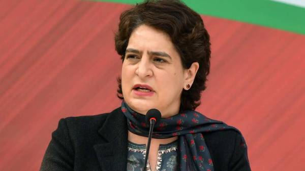 'பிகினியோ; ஜீன்ஸோ.. தான் விரும்புவதை அணிய பெண்களுக்கு உரிமை உண்டு'.. பிரியங்கா காந்தி அதிரடி ட்வீட் 