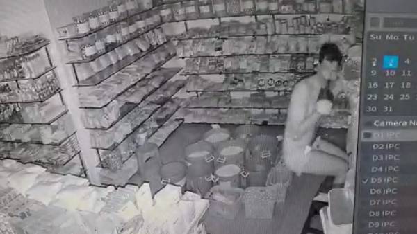 யாருய்யா நீ.. டவுசர் கொள்ளையர்களுக்கே டஃப்  கொடுக்கும் ”ஜட்டி திருடன்” - சிரிப்பு காட்டும் சிசிடிவி