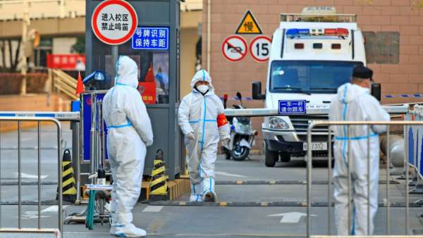 ஜஸ்ட் 3 கொரோனா கேஸ்கள்.. 11 லட்சம் மக்கள் தொகை கொண்ட நகரத்திற்கு லாக்டவுன் போட்ட சீனா 