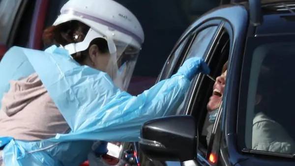 Coronavirus: 13 வயது மகனுக்கு கொரோனா பாதிப்பு.. தனிமைப்படுத்த தாய் செய்த காரியத்தை பாருங்க! 