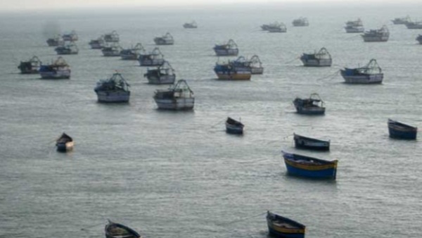 12 Tamilnadu fishermen arrested by Srilanka Navy 12 Tamilnadu fishermen arrested by Srilanka Navy