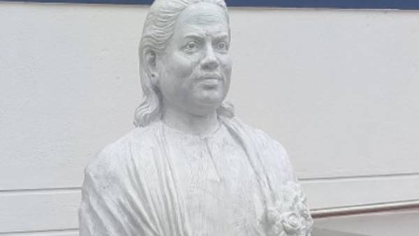 புதிய ஊர்தியில் பெரியார், முத்துராமலிங்க தேவர் சிலைகள்