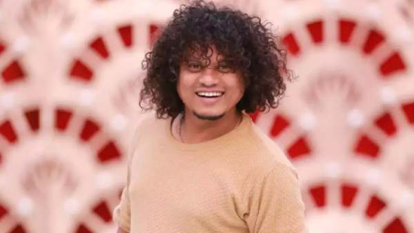 முகத்தை வெளிக்காட்டிய நிகழ்ச்சி