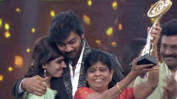 பிக் பாஸ் தமிழ் 5:மேடையில் சொல்லாத வார்த்தை... சமூக வலைத்தளத்தில் ராஜுவின் செயல் 