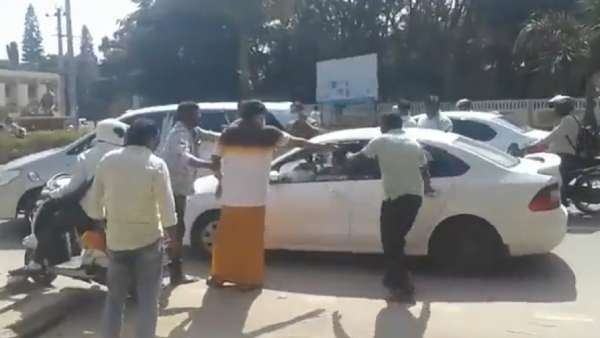 கர்நாடகாவில் சிக்கினார்