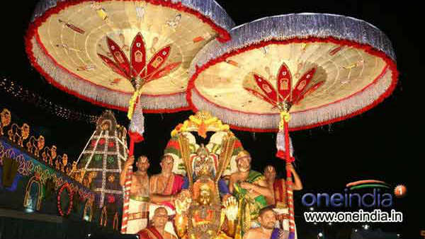 முக கவசம் அவசியம்