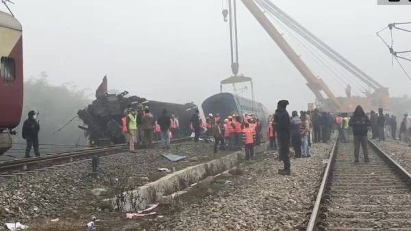 West Bengal train crash death toll rises to 9 West Bengal train crash death toll rises to 9