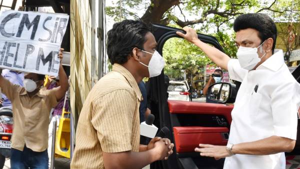 சிஎம் சார் ஹெல்ப் மீ! முதல்வர் செல்லும் வழியில் நின்ற இளைஞர்.. காரை நிறுத்திய ஸ்டாலின் -நடந்தது என்ன
