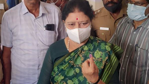  ஜெயலலிதா இல்லாமல் முதல் முறையாக தனியாக வாக்களித்தேன்... சசிகலா கண்ணீர் 