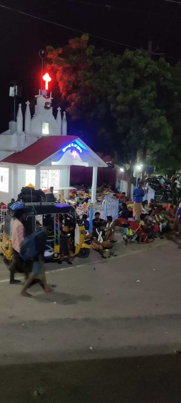 பல கிலோ மீட்டர்