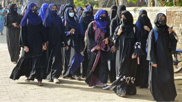 ஹிஜாப் அணிய கூடாது