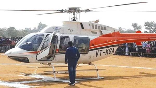 தர்மபுரி: ஜல்லிக்கட்டை பார்க்க ஹெலிகாப்டரில் வந்திறங்கிய பெங்களூர் தொழில் அதிபர்.. அசந்துபோன மக்கள்!