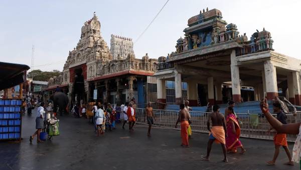 பக்தர்கள்