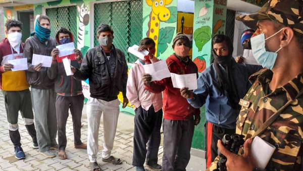  விறுவிறுப்பாக நடைபெற்ற தேர்தல்! உ.பி-இல் 61%, கோவாவில் 79%, உத்தரகண்ட்டில் 62% வாக்குப்பதிவு