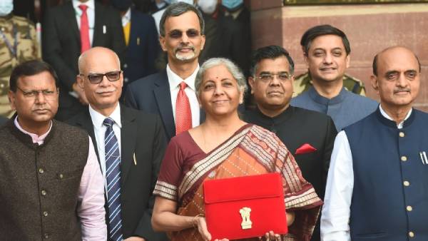 பட்ஜெட் தயாரிப்பு.. 5 பேர்  குழுவில் இடம்பெற்ற தமிழக அதிகாரி.. யார் இந்த ஐவர்? முக்கிய பங்கு என்ன? 