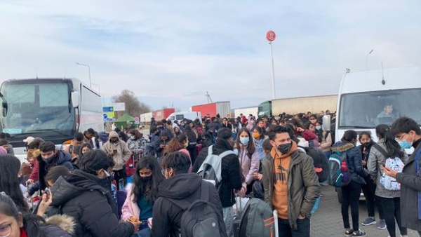 பசி, தாகத்தால் சாவதை விட! தப்பிக்க முயன்று பலியானாலும் பரவாயில்ல! உக்ரைனில் இந்திய மாணவர்கள் கலக்கம்