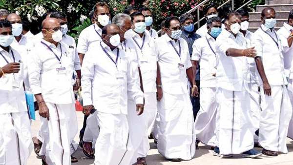 சட்டம் ஒழுங்கு பிரச்சினை...சட்டசபையில் அதிமுக எம்எல்ஏக்கள் அமளி... வெளிநடப்பு 