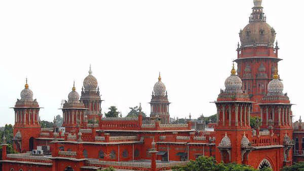 மாணவிகளுக்கு கிடைத்த நீதி! சென்னை தனியார் பல் மருத்துவக் கல்லூரிக்கு ரூ.3 கோடி அபராதத்துடன் தடை 