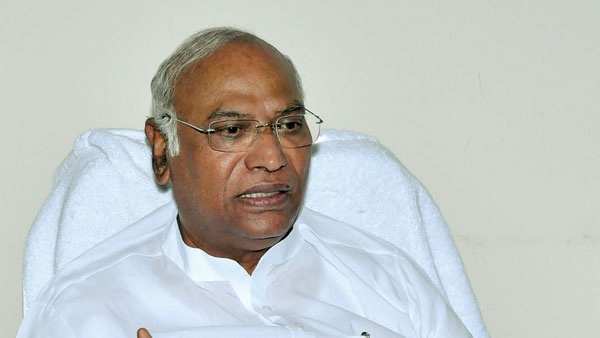பதவியை விட மனமில்லை