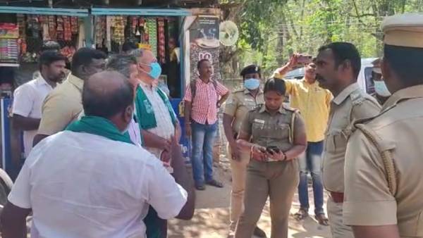 Kerala forest department denied entry for Tamilnadu officials with construction materials