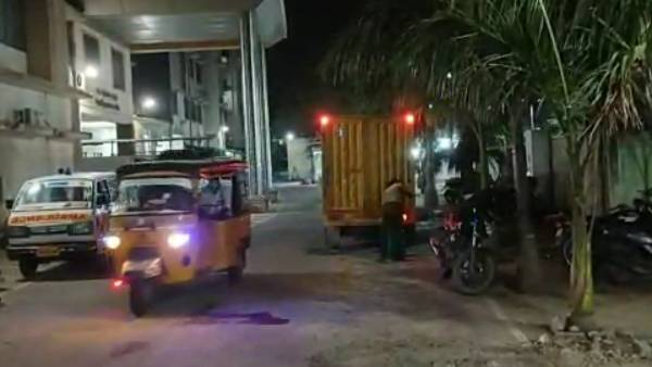 ஆண்களுடன் தகாத உறவு