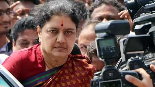 கைது நடவடிக்கையில் இருந்து தப்பிய சசிகலா! சிறை அதிகாரிகளுக்கு லஞ்சம் தந்த வழக்கில் முன்ஜாமீன்! 