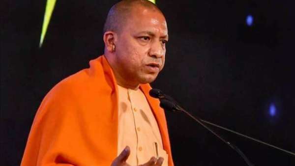 யோகிக்கு எதிராக வாட்ஸ் அப் ஸ்டேட்டஸ் - 19 வயது அக்ரம் அலியை கைது செய்த உபி போலீஸ் 