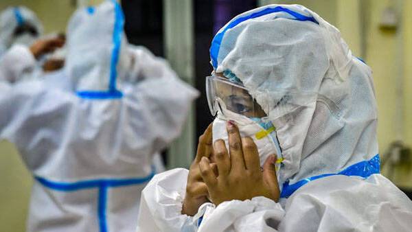 மும்பை மாநகராட்சி ஒன்னு சொல்லுது.. மத்திய அரசு இன்னொன்னு சொல்லுது.. குழப்பத்தில் மக்கள் 