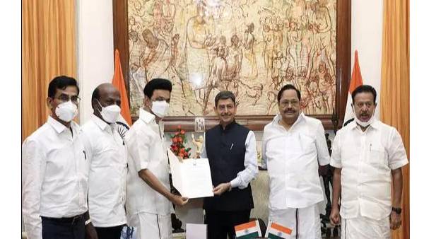  முக்கிய மீட்டிங்! சென்னை ராஜ்பவனில் ஆளுநர் ரவியை சந்தித்த இரு தமிழக அமைச்சர்கள்! என்ன காரணம்