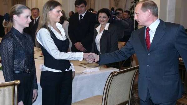 அட அந்த பொண்ணா.. வேண்டாம்!  மிரள வைத்த புடினின் 38 வயது காதலி.. வாலை சுருட்டிக்கொண்ட அமெரிக்கா! 