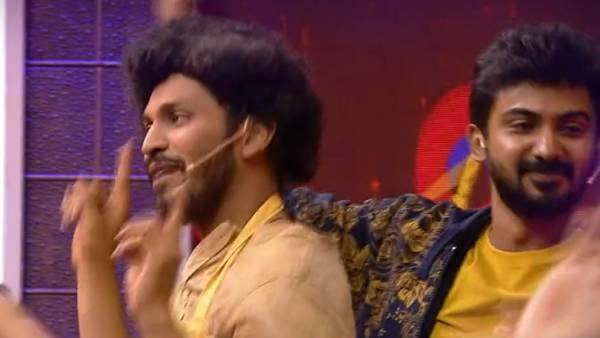 சாரி கேட்கும் தாமோதரன்
