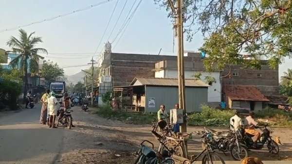 பெற்றோரிடம் புகார்