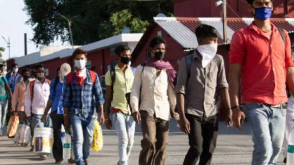 ரொட்டிக்கு கையேந்தும் இலங்கை மக்கள்! அரவணைக்கும் தமிழகம்! நெருக்கடியால் அகதிகளாக வந்த  21 பேர்..! 