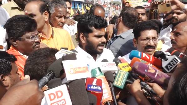 பேனர்கள் கேள்வி