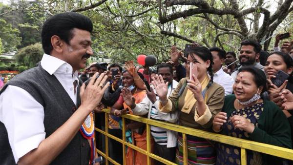 பேண்ட் வாத்திய வரவேற்பு