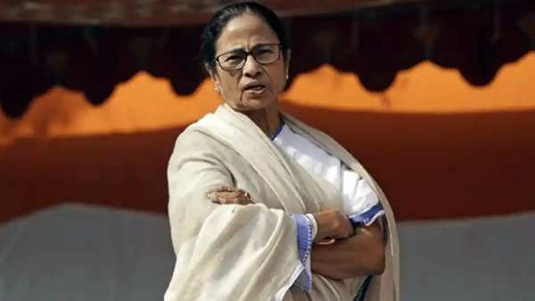 உங்களுக்கு ஏன் தொப்பை வளர்கிறது? உடற்பயிற்சி செய்றீங்களா? நிர்வாகி பற்றி மம்தா பானர்ஜி கலகல 