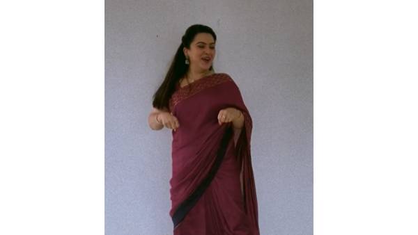 டாடி மம்மி வீட்டில் இல்ல