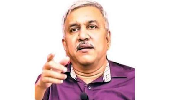 அதிகார அரசியலுக்கு அலைவது