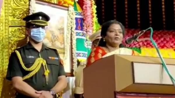 தமிழுக்கு தலைகுனிவு