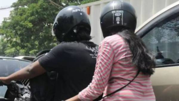 Chennai Police take action agaist not Wearing Helmets for pillion riders Chennai Police take action agaist not Wearing Helmets for pillion riders