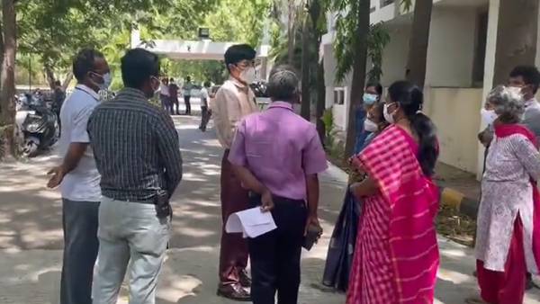 ராதாகிருஷ்ணன் ஆய்வு